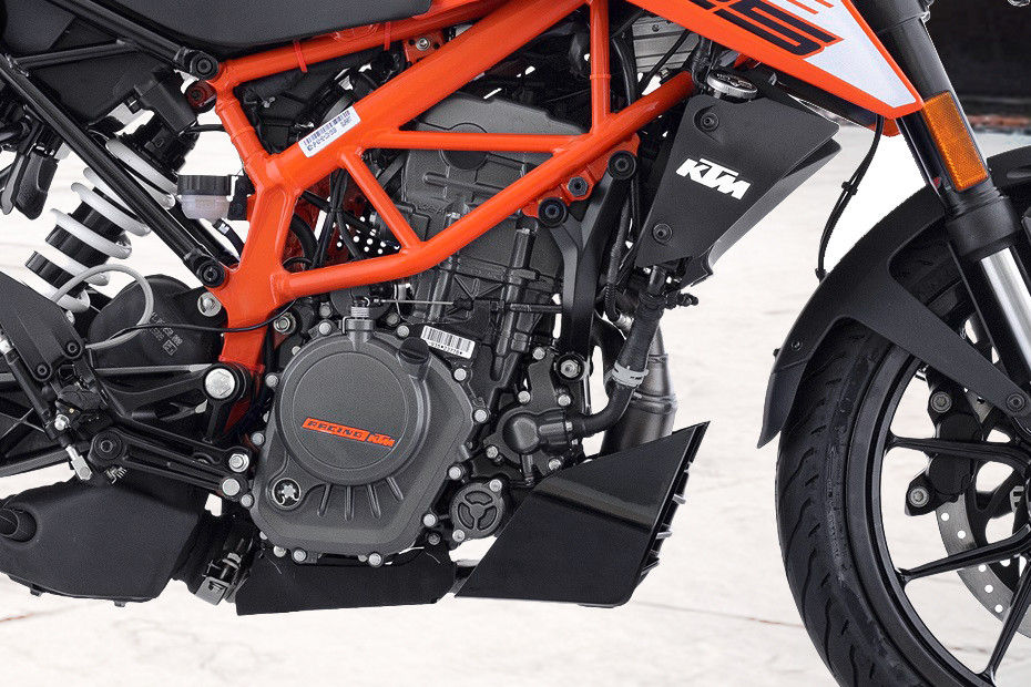 KTM 125 Duke Engine and Transmission