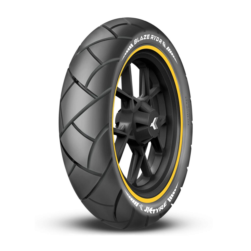 Avenger 220 Street tyres