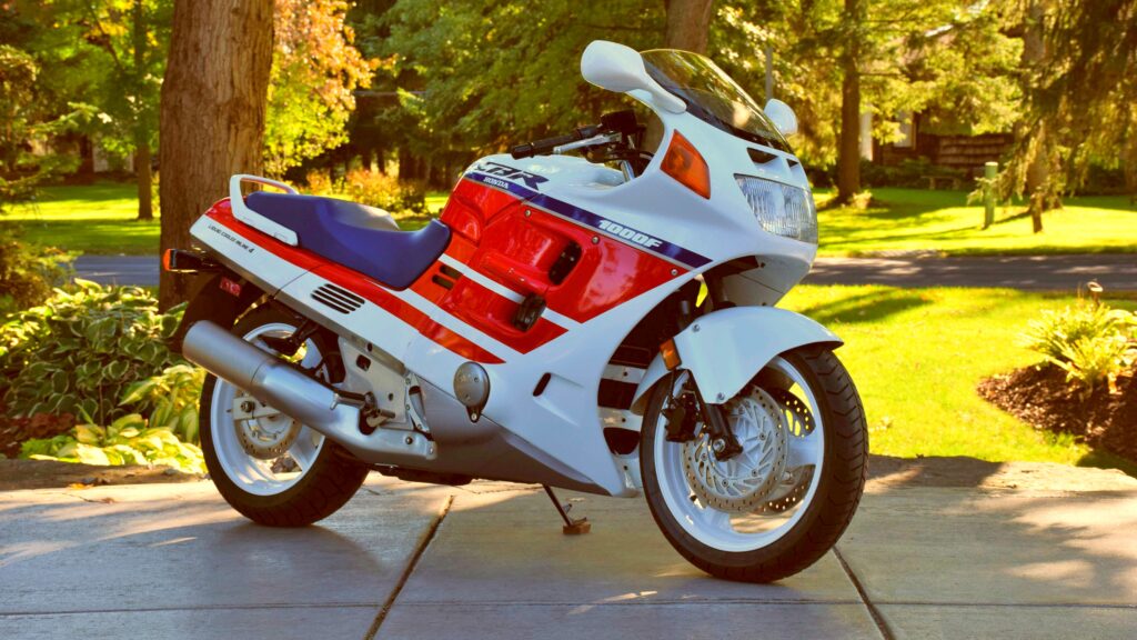 Honda CBR1000F