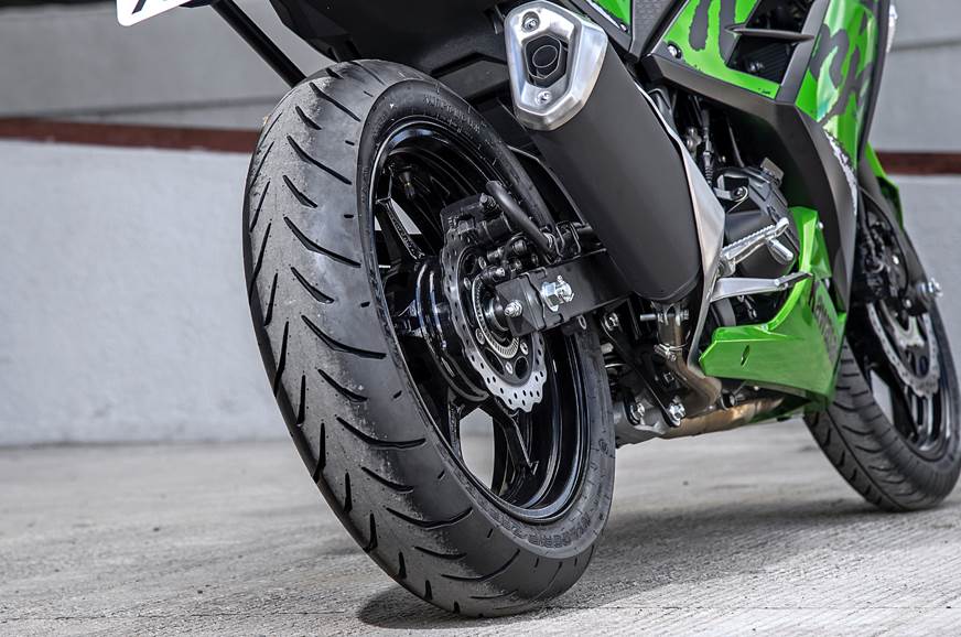 Kawasaki Ninja 300 tyres