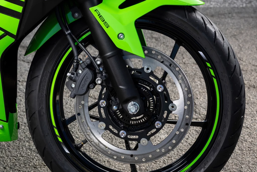 Kawasaki Ninja 500 brakes