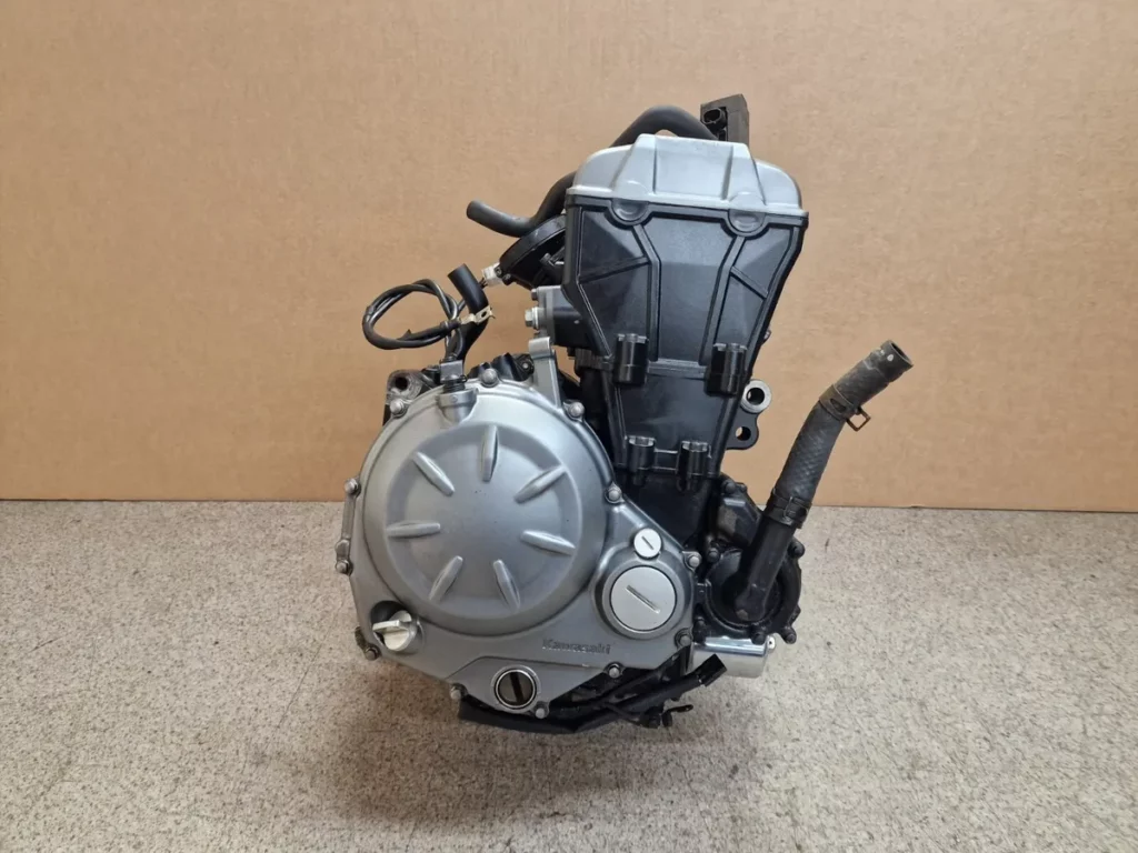 Kawasaki Z650 Engine