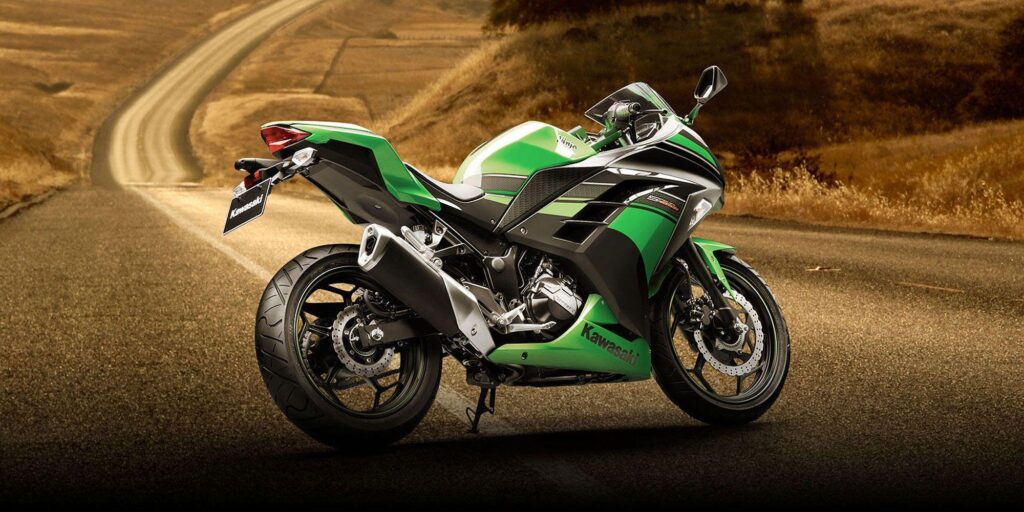 Kawasaki Ninja 300 mileage and performance
