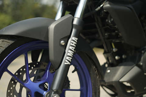 Yamaha FZ-S FI V4 suspension