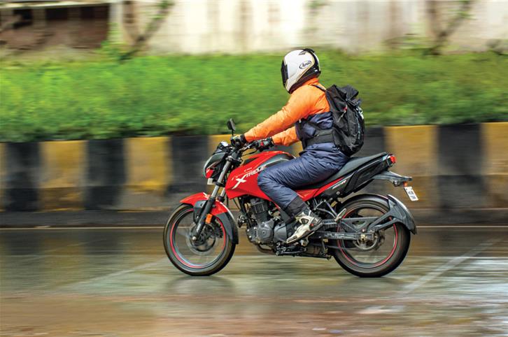 Hero Xtreme 160R  mileage