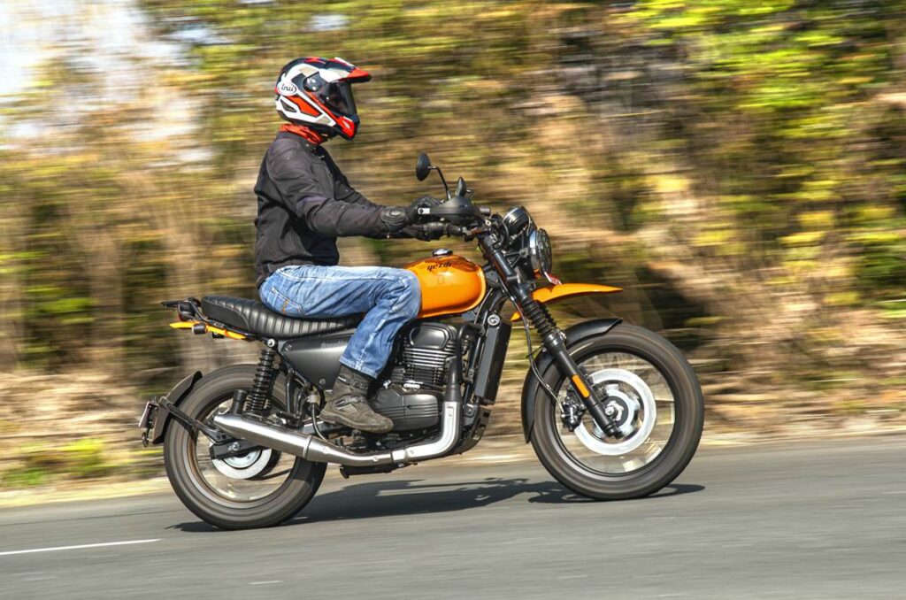 Yezdi Scrambler mileage and performance