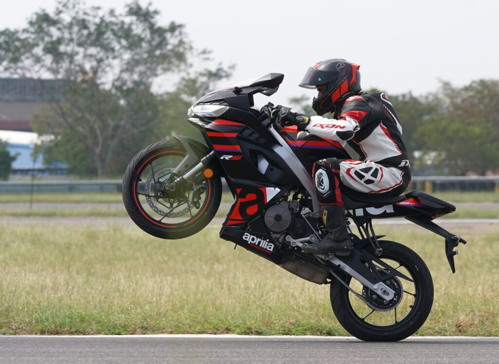 Aprilia RS 457 Wheelie 