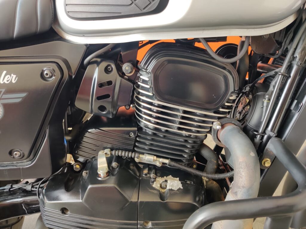 Yezdi Scrambler engine