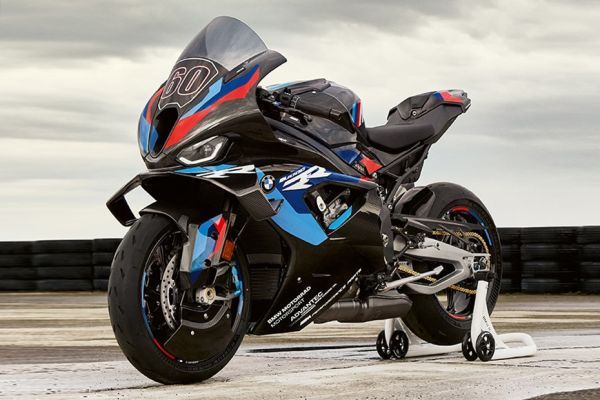 BMW M1000 RR mileage and performance