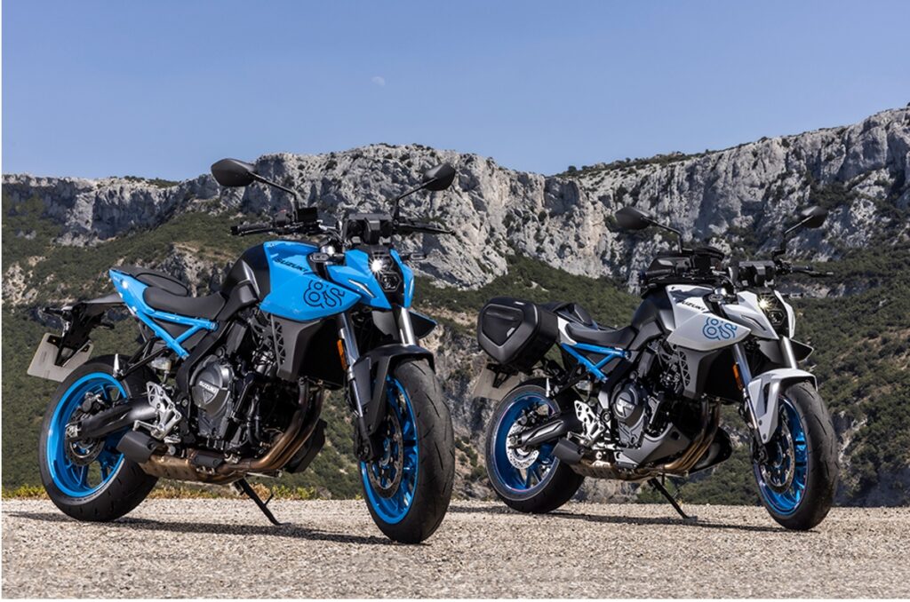 GSX-8S blue & white