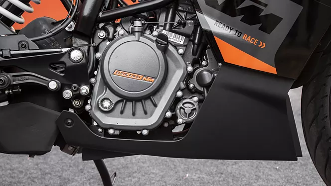 KTM Duke 200 engine and transmission