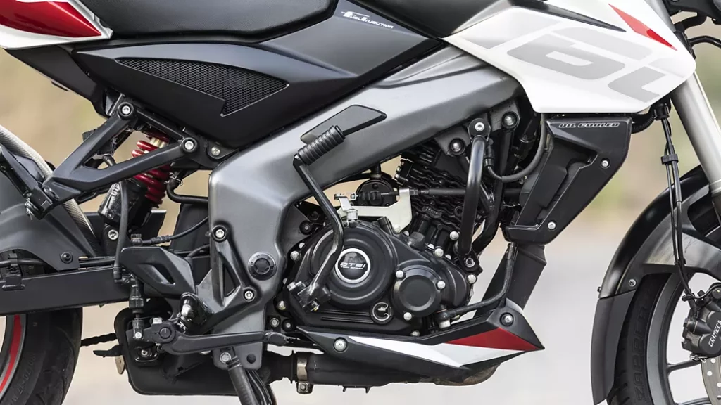 Bajaj Pulsar NS160 engine and transmission