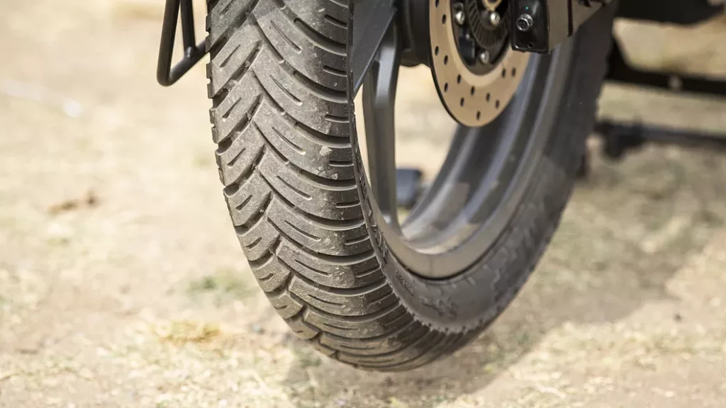 tyres of Bajaj Pulsar N150