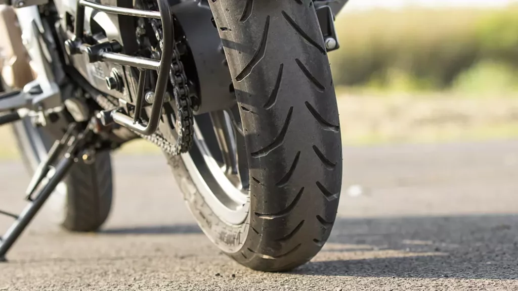 Bajaj Pulsar F250 tyres