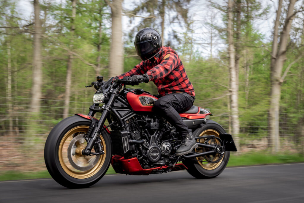 Harley Davidson Sportster S  mileage and performance