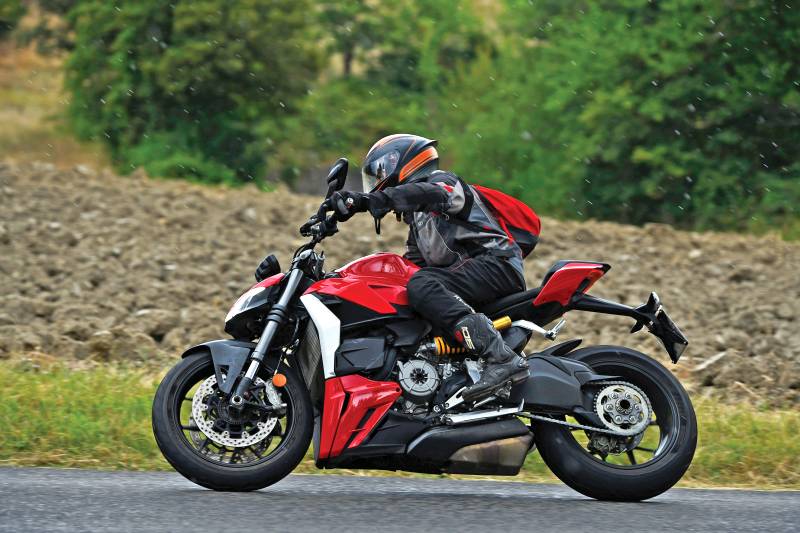 Ducati Streetfighter V2 mileage and performance