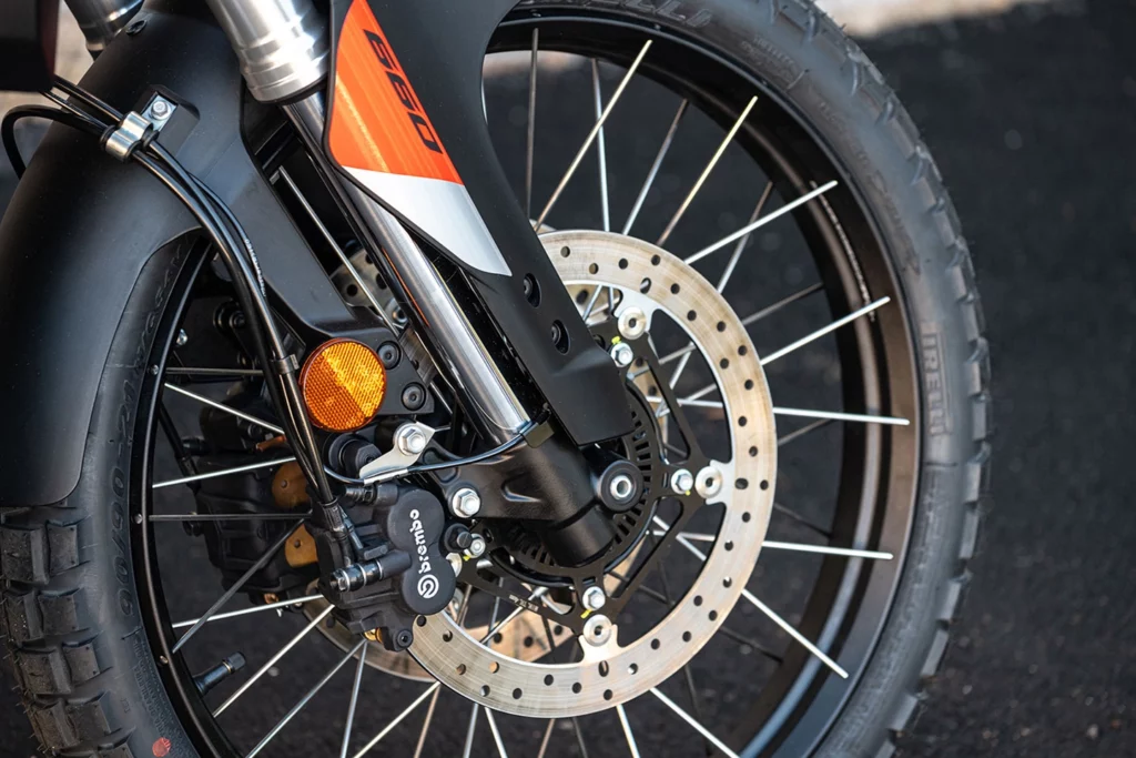 Aprilia Tuareg 660 brakes