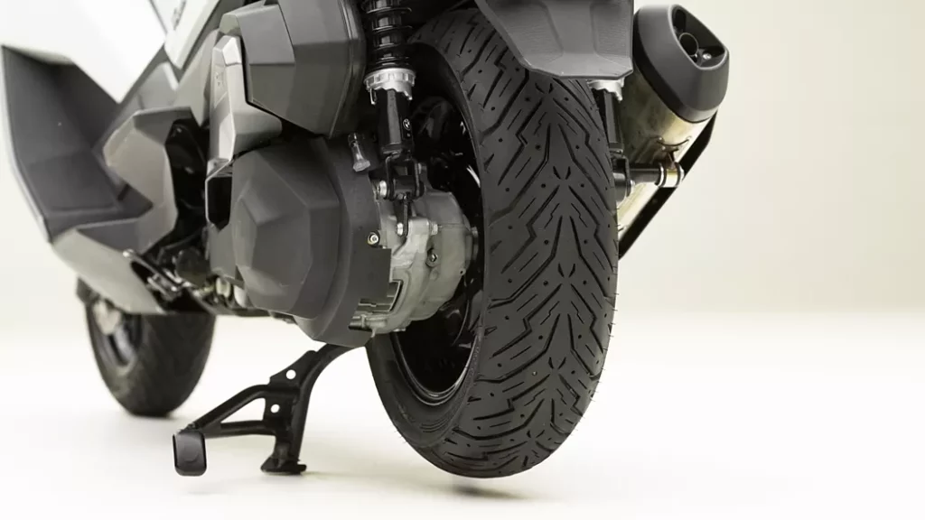 tyres of BMW C 400 GT