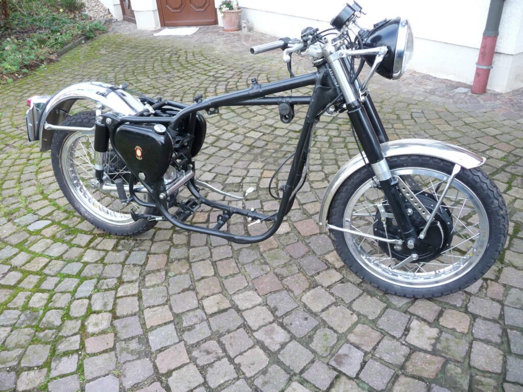 BSA Goldstar chassis