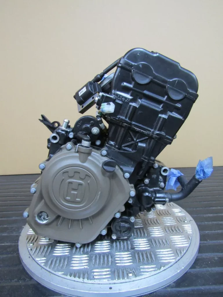 Husqvarna Svartpilen 125 engine