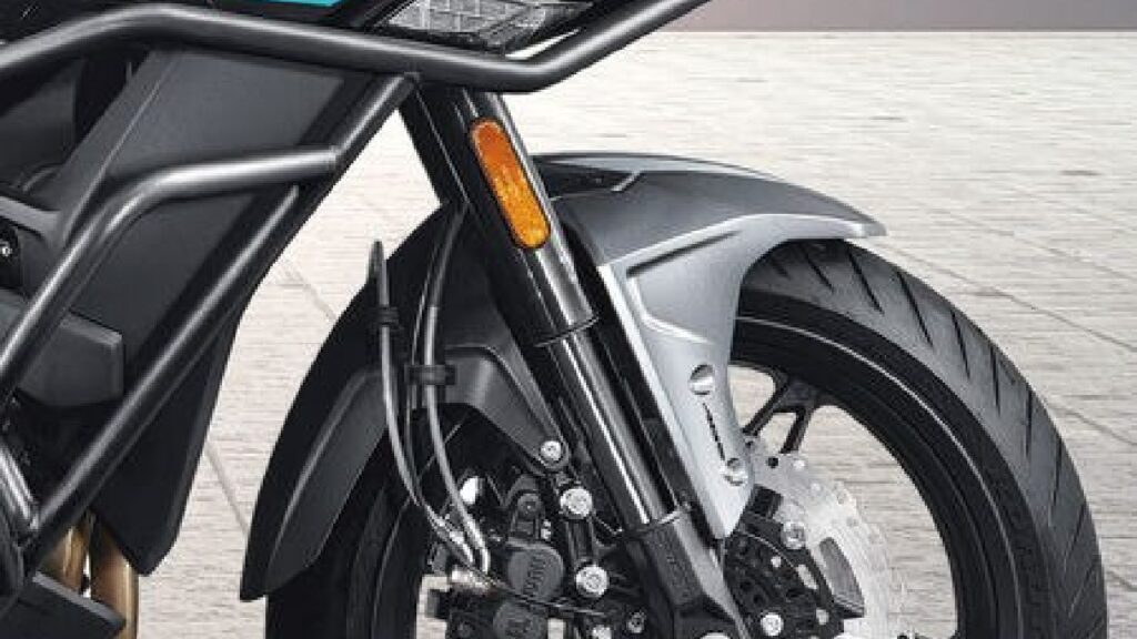 CFMoto 650MT Chassis and Suspension (चेसी एंड सस्पेंशन)