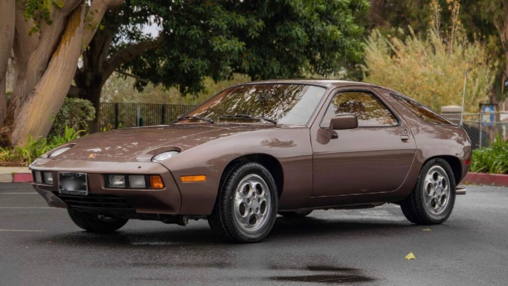 Porsche 928