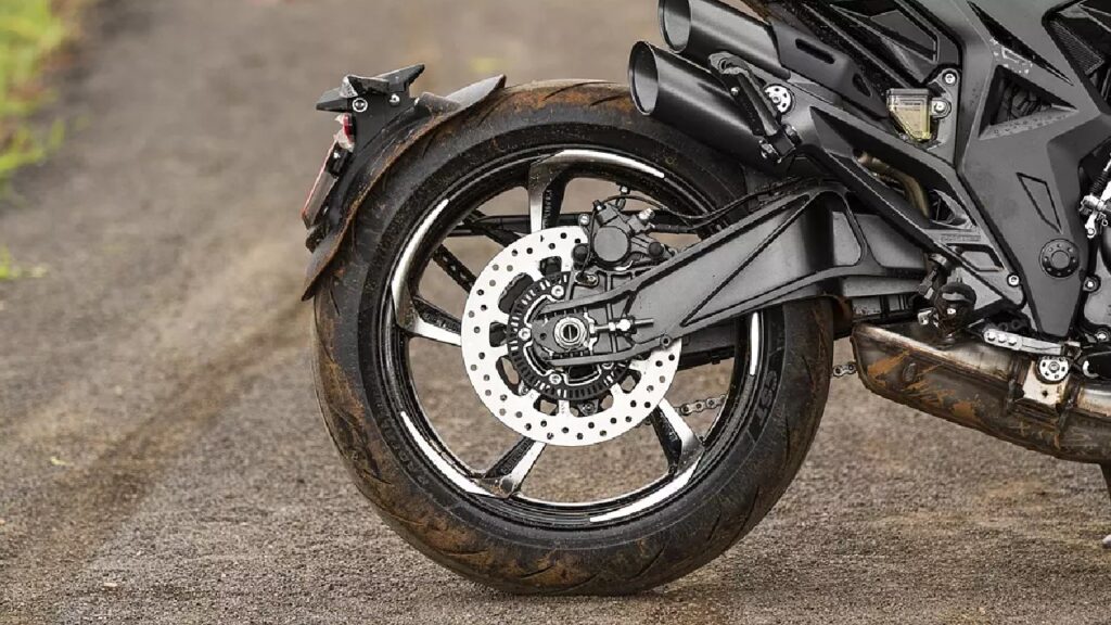 Zontes 350R Tyres and Brakes (टायर्स एंड ब्रेक्स)