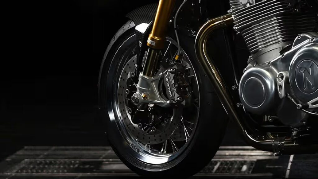 Norton Commando 961 Cafe Race Suspension & Brakes (सस्पेंशन एंड ब्रेक्स)