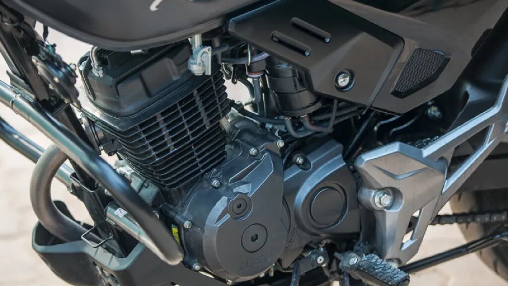 Hero XPulse 200T 4V Engine (इंजन)