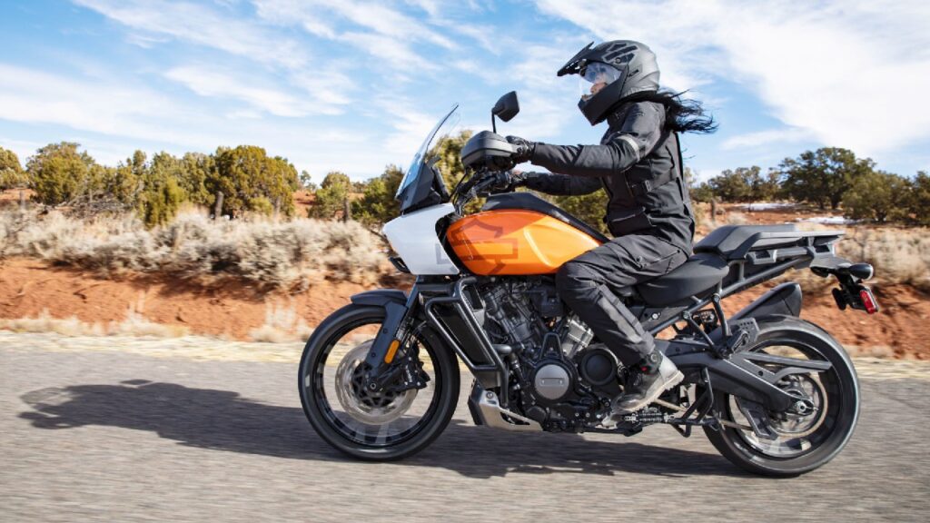 Harley Davidson Pan America 1250 Mileage and Performance (माइलेज एंड परफॉरमेंस)