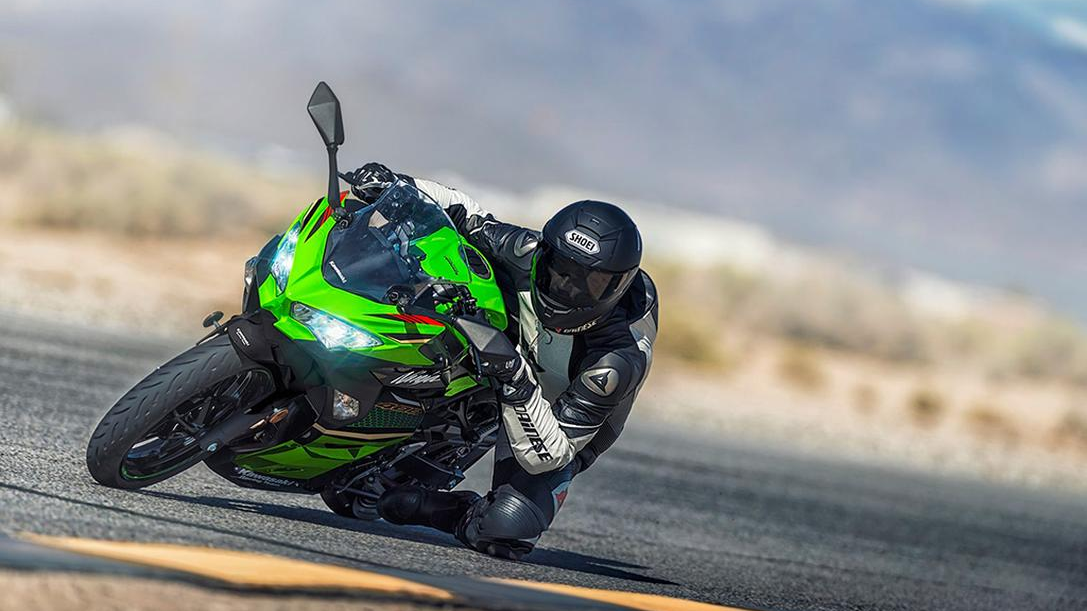 Mastering the Thrill: A Guide to Riding a Superbike Safely!